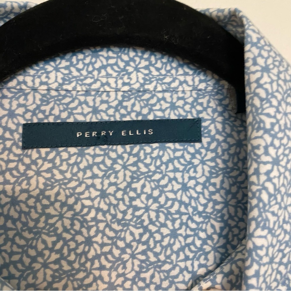 Perry Ellis Light Blue Patterned Button Down Shirt - image 4